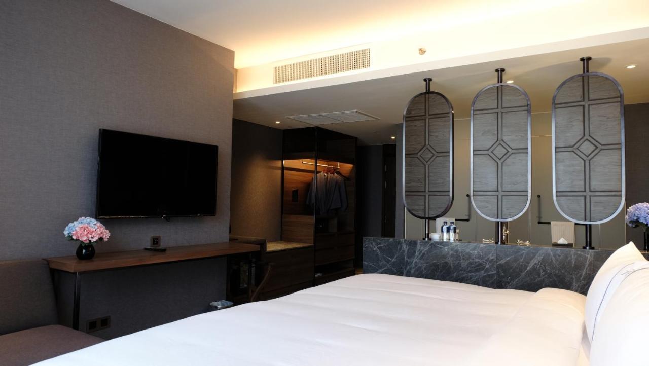 Ayathorn Bangkok Hotel Bagian luar foto