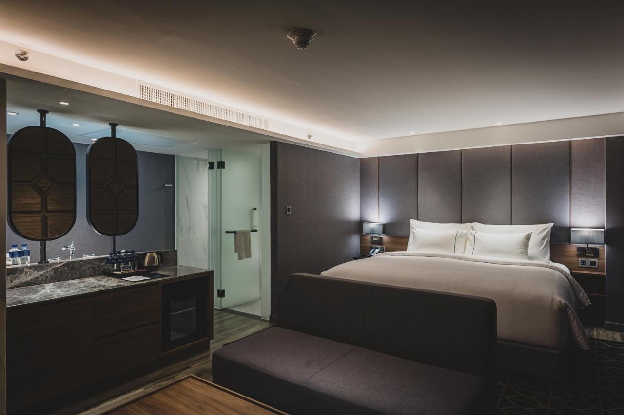 Ayathorn Bangkok Hotel Bagian luar foto