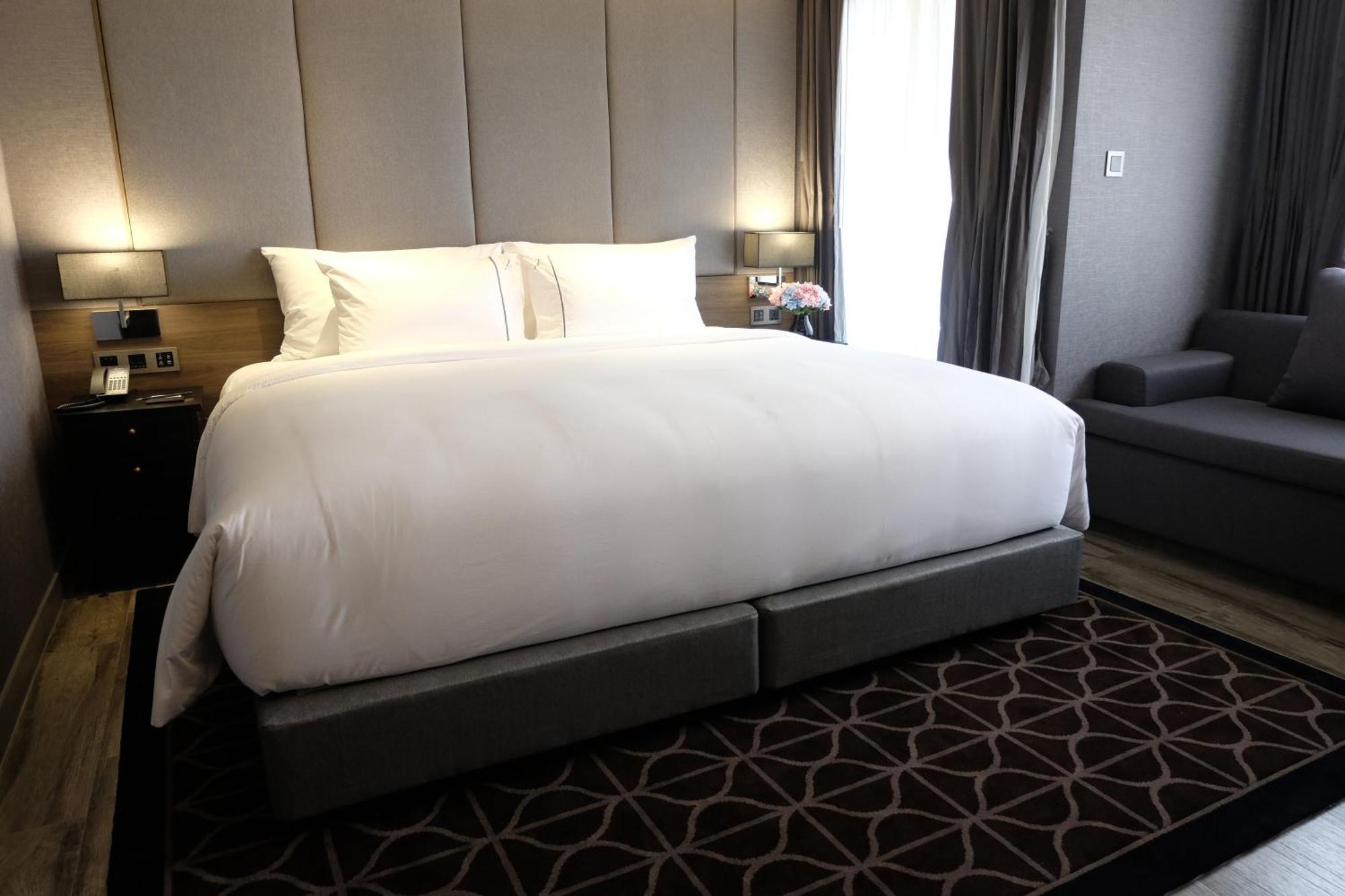 Ayathorn Bangkok Hotel Bagian luar foto