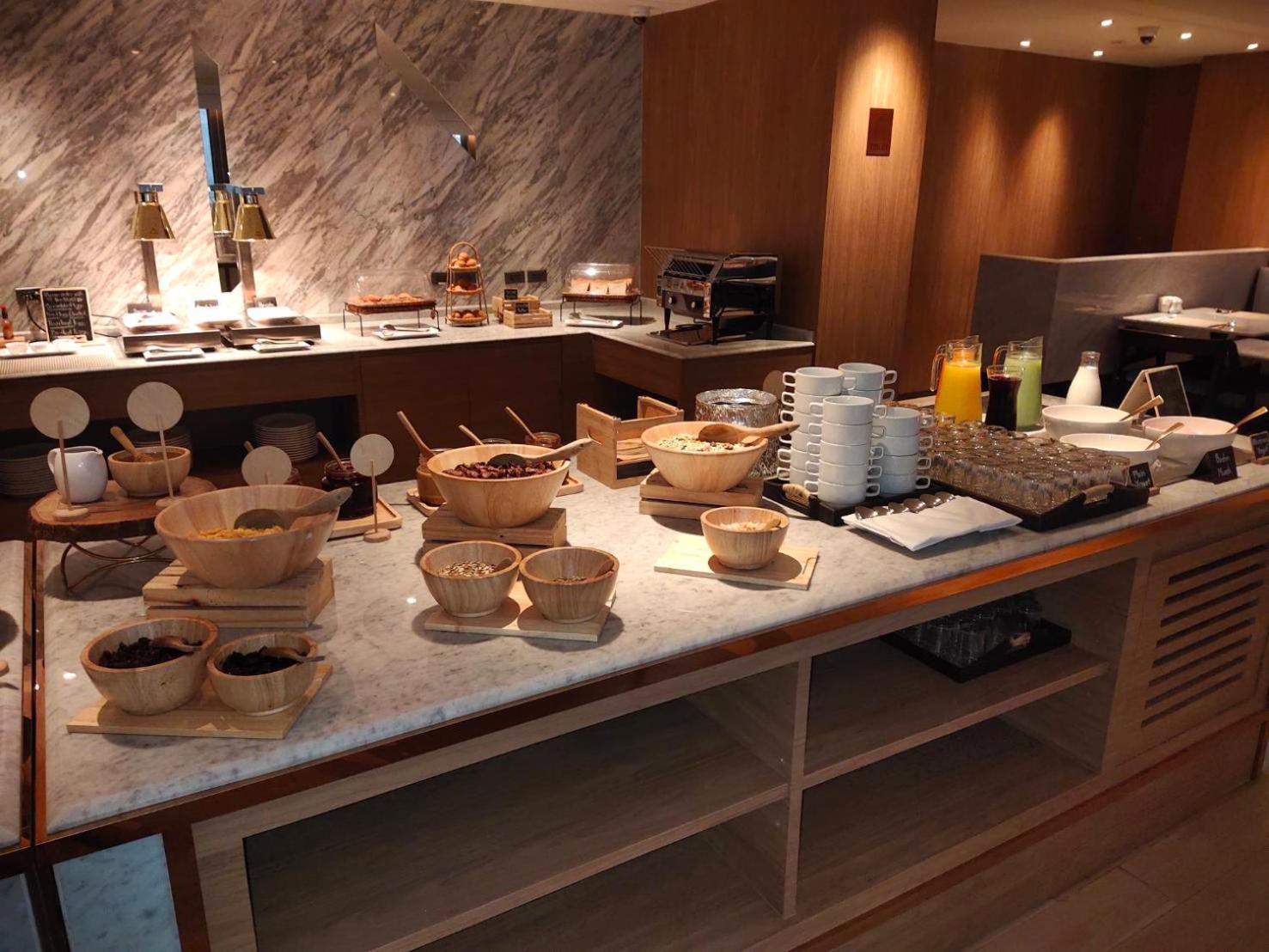Ayathorn Bangkok Hotel Bagian luar foto