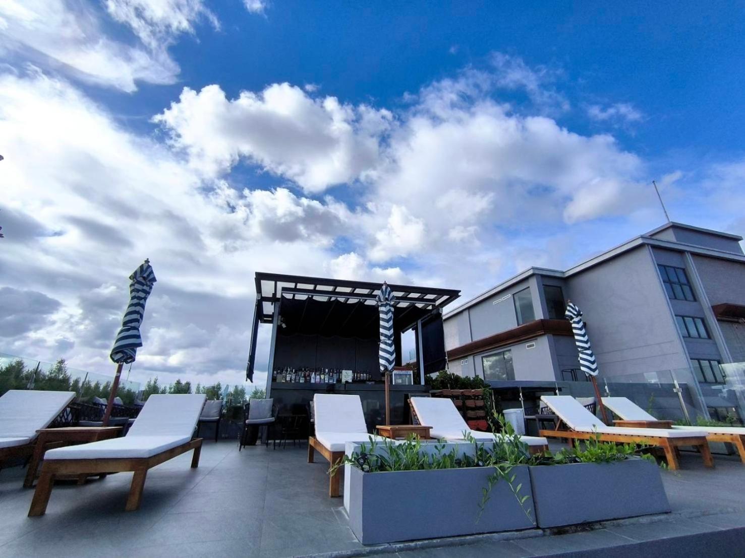 Ayathorn Bangkok Hotel Bagian luar foto